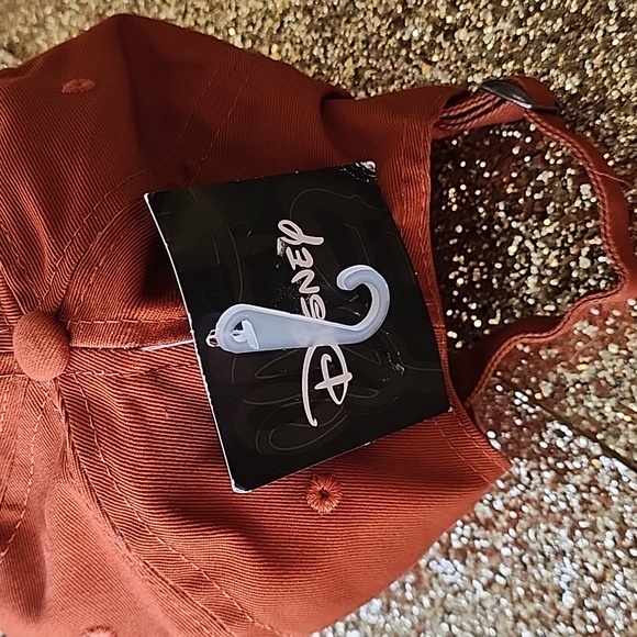 DISNEY WINNIE THE POOH ,DARK ORANGE, ONE SIZE - Picture 4 of 5